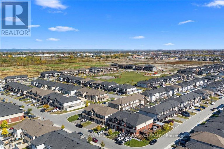 28984522/54-bergschrund-walk/mer-bleuebradley-estatesanderson-park/ottawa/ontario/K1W0P9_35