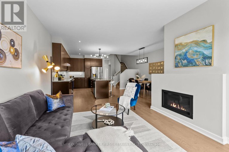 28824941/821-quartet-avenue/riverside-southgloucester-glen/ottawa/ontario/K1X0C4_12