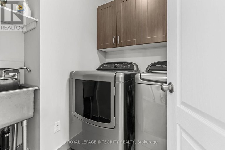 29655323/27-orange-blossom-private/blossom-parkleitrim/ottawa/ontario/K1T0M9_29