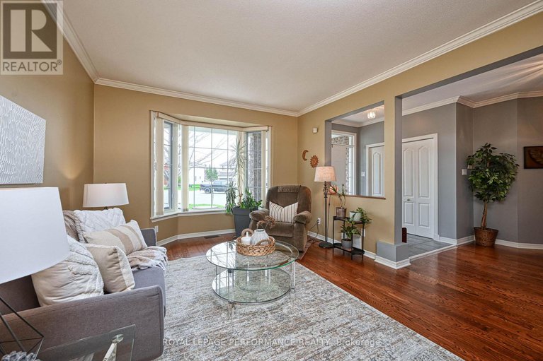 28233202/4191-wolfe-point-way/riverside-southgloucester-glen/ottawa/ontario/K1V1P5_8