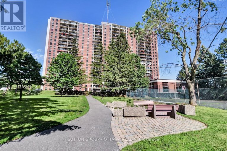 28742100/405-665-bathgate-drive/carson-meadows/ottawa/ontario/K1K3Y4_1