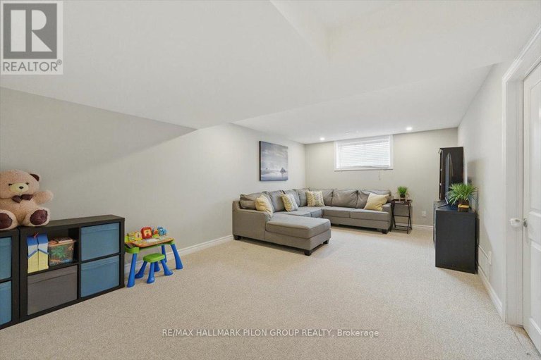 28459225/251-mountain-sorrel-way/avalon-west/ottawa/ontario/K4A1H5_18