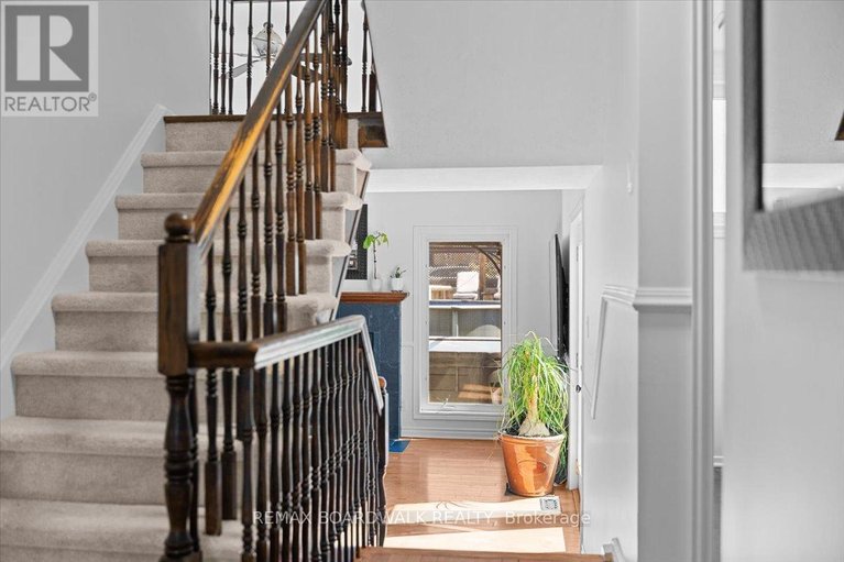 29671423/1837-windflower-way/chapel-hill/ottawa/ontario/K1C5Z8_19