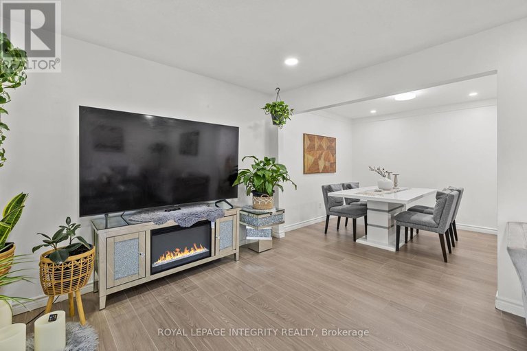 28599502/3485-mccarthy-road/hunt-clubwestern-community/ottawa/ontario/K1V8Z9_5