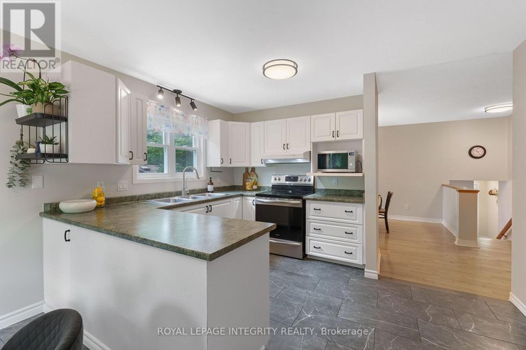 28620822/165-maude-street/almonte/mississippi-mills/ontario/K0A1A0_9