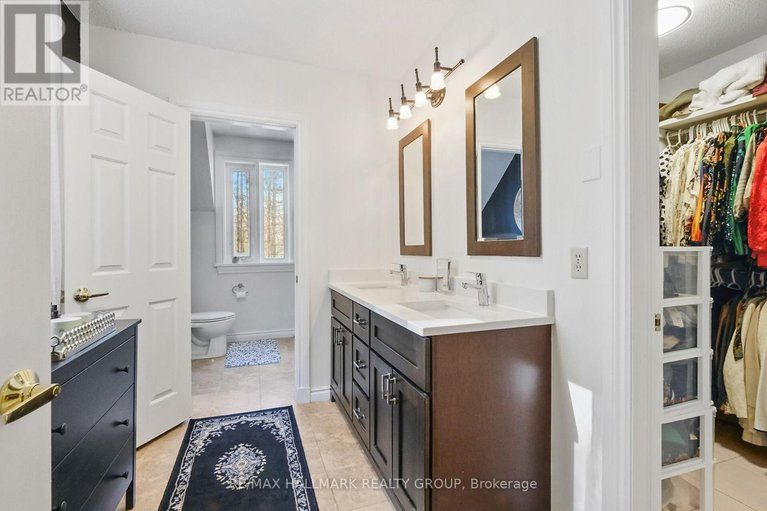28622759/1390-lough-drive/cumberland-estates/ottawa/ontario/K4C1A9_29
