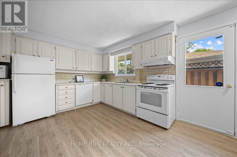 29444216/685-farmington-avenue/riverside-park-south/ottawa/ontario/K1V7H4_31