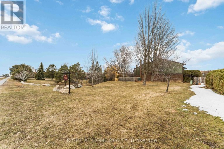 29541775/4-chisholm-court/beaverbrook/ottawa/ontario/K2K1E2_35