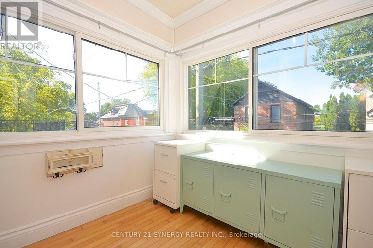 28811238/47-roslyn-avenue/old-ottawa-south/ottawa/ontario/K1S4W2_31