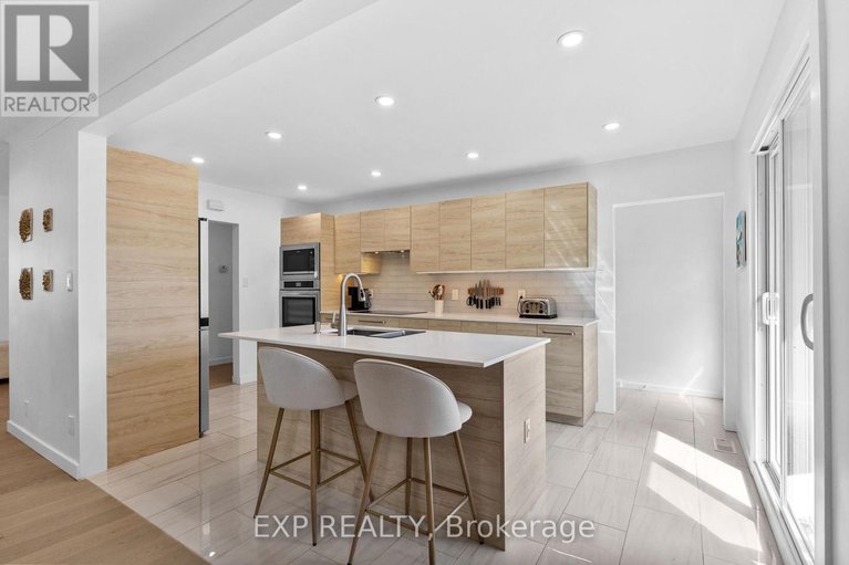 28804203/1502-farnsworth-avenue/alta-vista/ottawa/ontario/K1H7C3_12