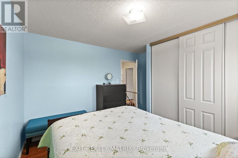 29081362/1094-st-lucia-place/convent-glen-north/ottawa/ontario/K1C2G3_27