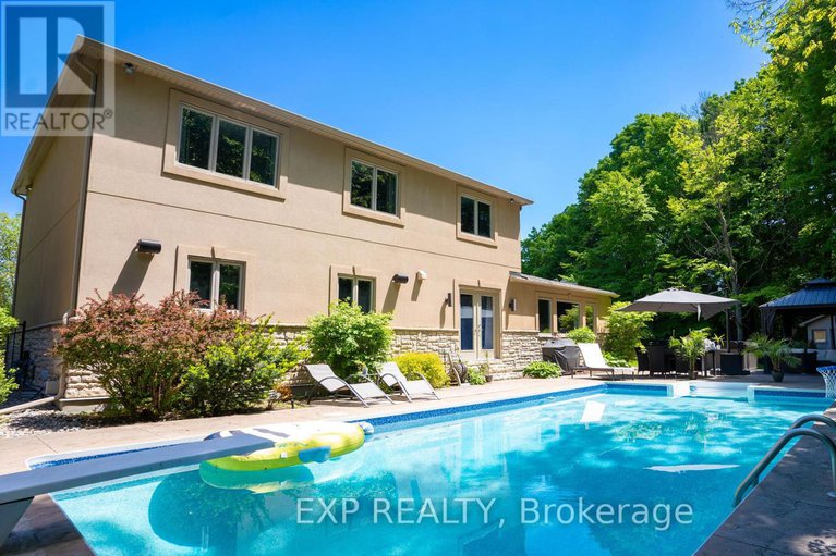 28293980/17-chesswood-court/pineglencountry-place/ottawa/ontario/K2E7E3_37