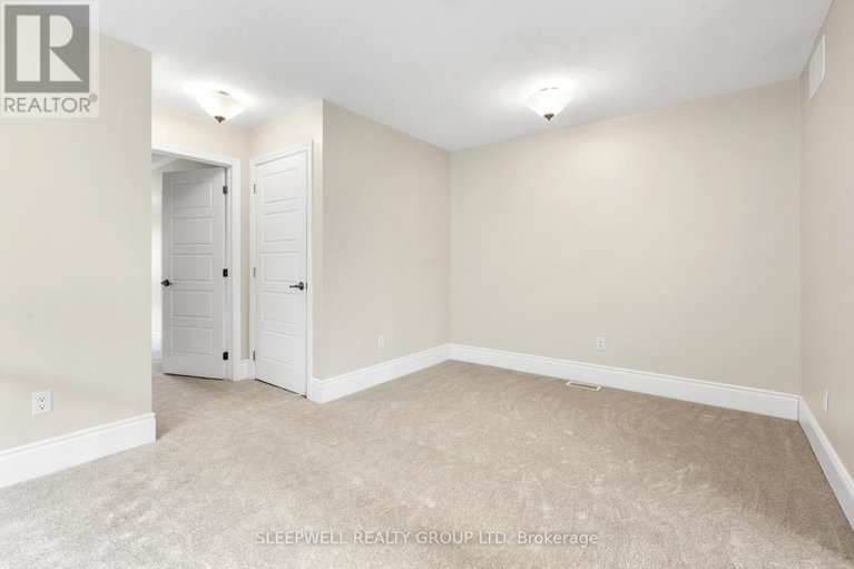29454147/320-lipizzaner-street/stittsville-south/ottawa/ontario/K2S0X9_19
