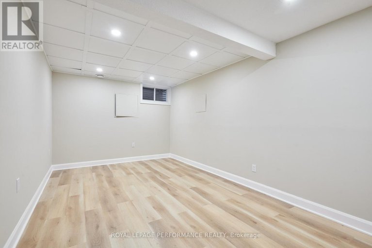 29642728/25-890-cahill-drive-w/hunt-club/ottawa/ontario/K1V9A4_31