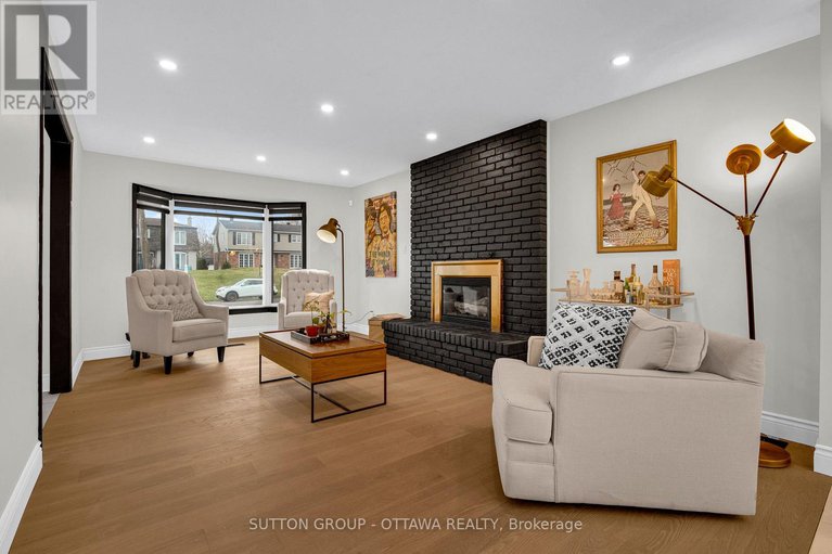 28535998/13-weatherwood-crescent/pineglencountry-place/ottawa/ontario/K2E7C5_5