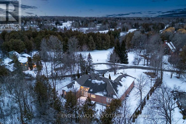 29513406/5-countryside-green/cedar-hillorchard-estates/ottawa/ontario/K2R1B5_43