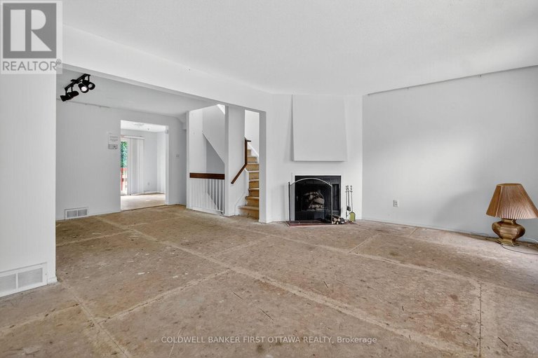 28920195/4-marielle-court/fairfield-heights/ottawa/ontario/K2B8P4_14