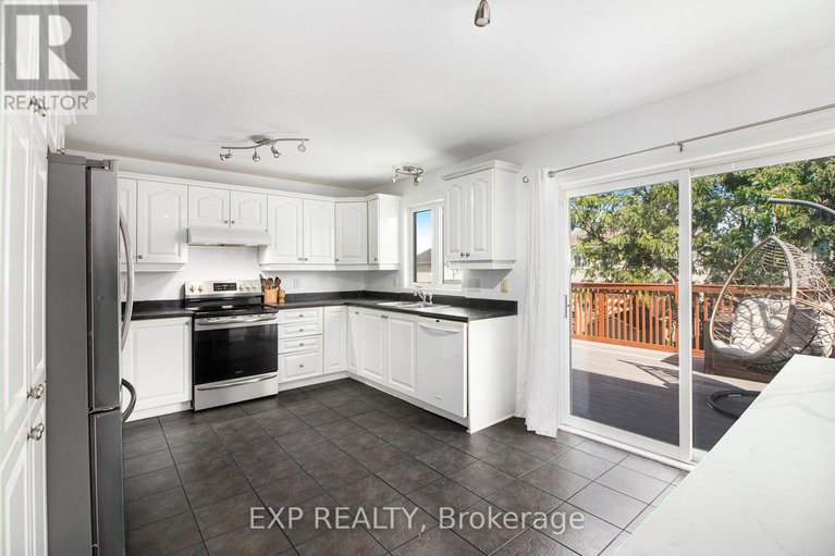 29033122/234-sandra-crescent/town-of-rockland/clarence-rockland/ontario/K4K1R6_9