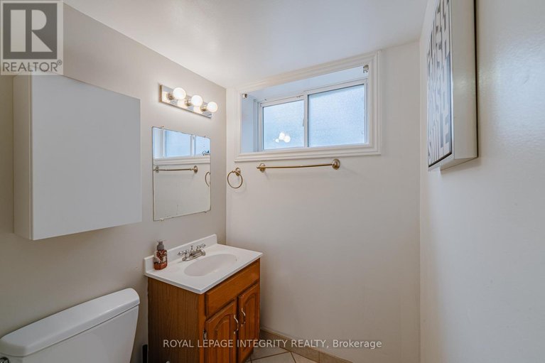 28557939/1695-gage-crescent-n/bel-air-heights/ottawa/ontario/K2C0Z7_34