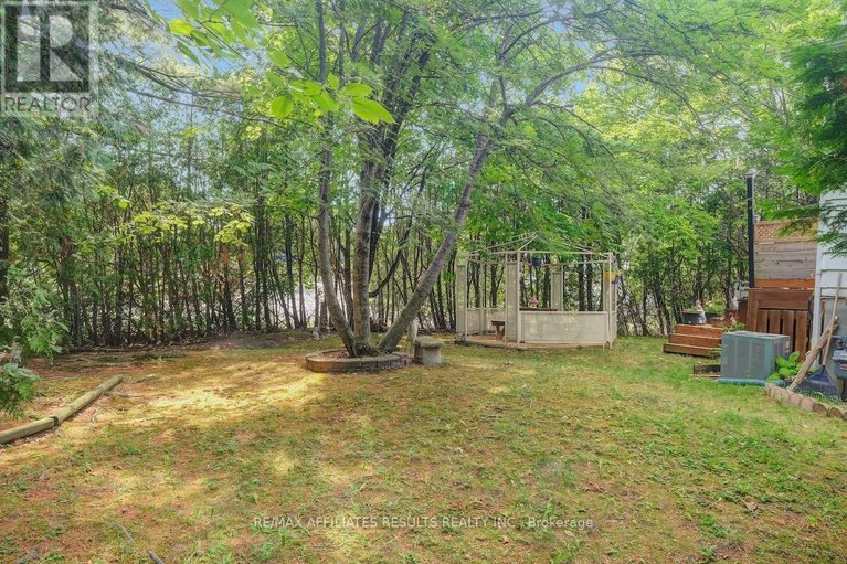 28855277/2-wedgewood-crescent/blackburn-hamlet/ottawa/ontario/K1B4B4_47