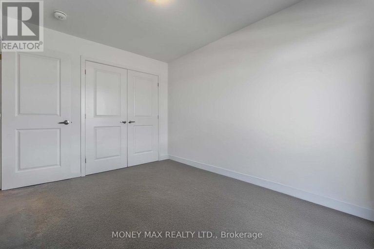 29471727/623-knotridge-street/mer-bleuebradley-estatesanderson-park/ottawa/ontario/K1W0C7_15