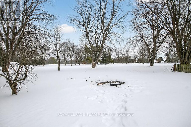 29283469/6636-marina-drive/manotick-south-to-roger-stevens/ottawa/ontario/K4M1B3_41