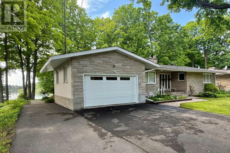 28438188/14-robin-road/long-sault/south-stormont/ontario/K0C1P0_1