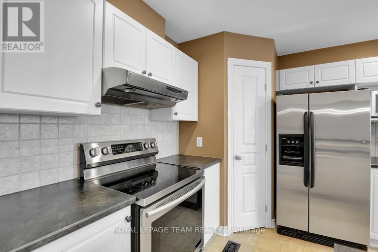 29684993/541-salzburg-drive/notting-hillsummerside/ottawa/ontario/K4A0C6_12