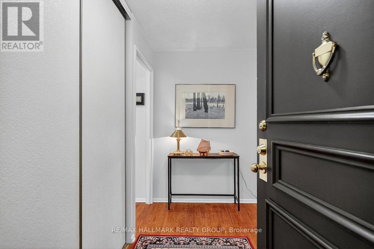 29556858/208-1081-ambleside-drive/woodroffe/ottawa/ontario/K2B8C8_4