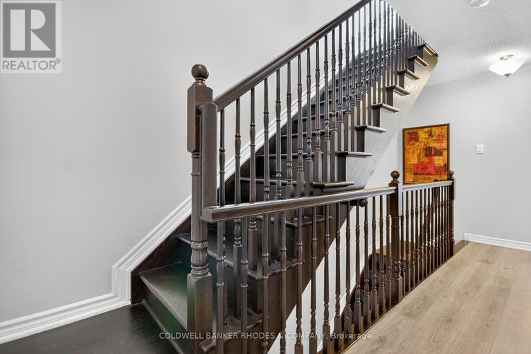 28991192/815-mikinak-road/cfb-rockcliffe-and-area/ottawa/ontario/K1K4Z9_41