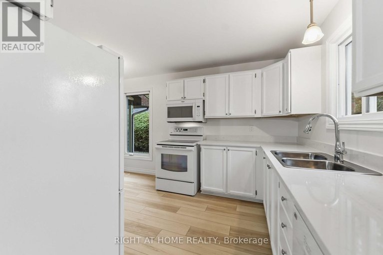 29601231/27-mcclure-crescent/katimavik/ottawa/ontario/K2L2H1_18