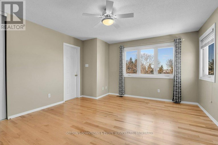 29228348/6370-sablewood-place/chapel-hill/ottawa/ontario/K1C7M3_20