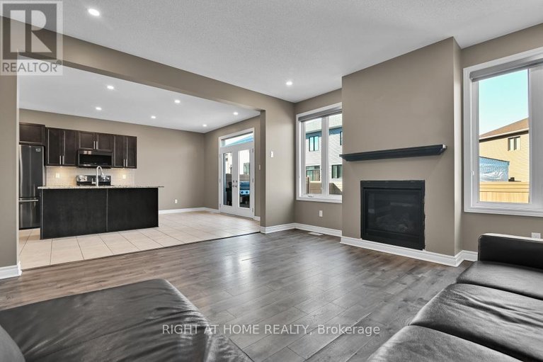 29583768/213-esturgeon-street/avalon-west/ottawa/ontario/K4A1G3_13