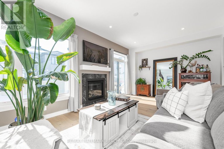 29405995/2260-copperhead-street/mer-bleuebradley-estatesanderson-park/ottawa/ontario/K1W4W6_21