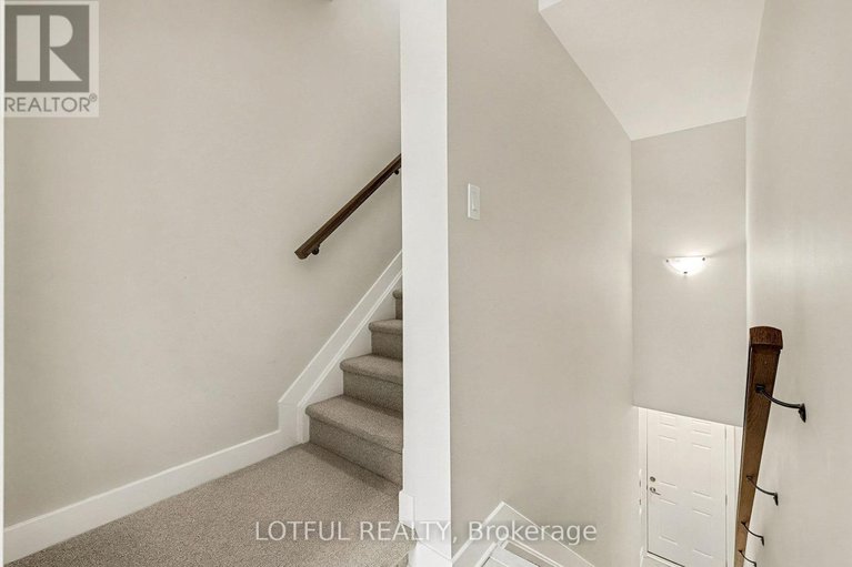 29126395/842-ralph-hennesy-avenue/riverside-southgloucester-glen/ottawa/ontario/K1X0E4_5