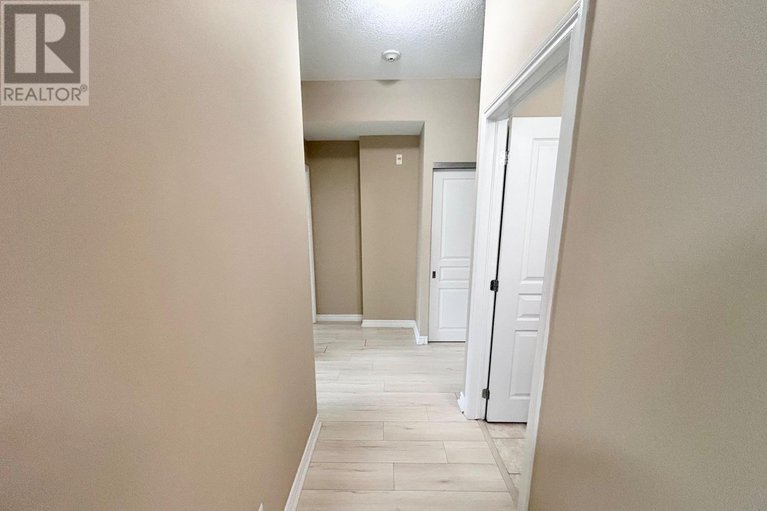 29194138/201-100-roger-guindon-avenue/riverview-park/ottawa/ontario/K1G3Z7_17