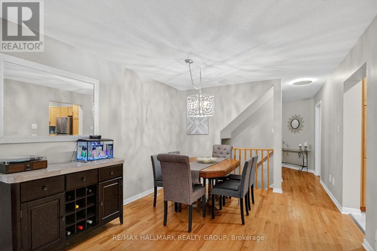 29630487/110-hunters-glen-crescent/hunt-club-parkgreenboro/ottawa/ontario/K1T3R1_8