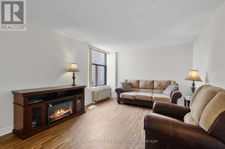 28532598/u1503-2759-carousel-crescent/emerald-woodssawmill-creek/ottawa/ontario/K1J2N5_10
