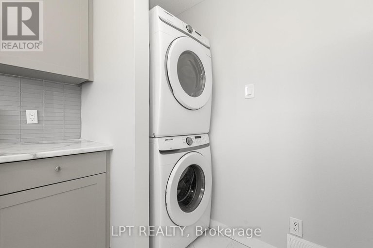 28384629/5-attwood-crescent/city-viewskylinefisher-heightsparkwood-hills/ottawa/ontario/K2E5B1_14