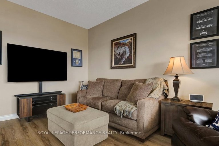 29514989/2002-1480-riverside-drive/riverview-park/ottawa/ontario/K1G5H2_19