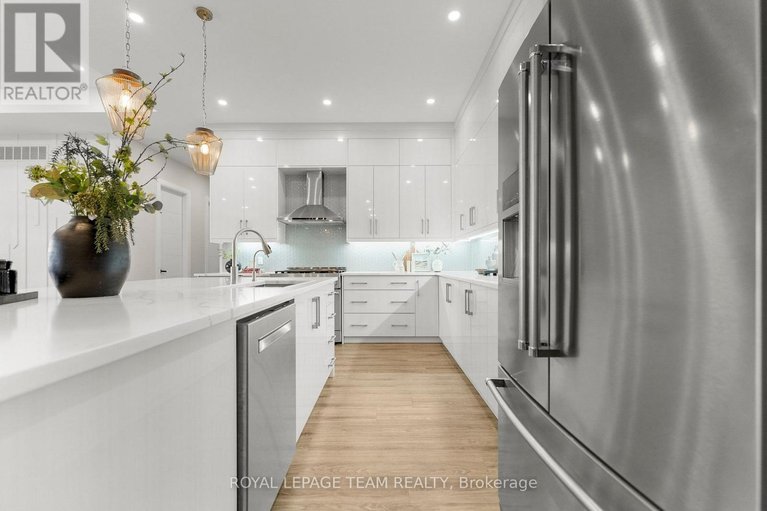 29539782/7125-still-meadow-way/greely/ottawa/ontario/K4P1B8_18