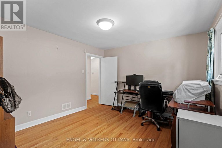 28811817/337-mountbatten-avenue/alta-vistafaircrest-heights/ottawa/ontario/K1H5W2_23