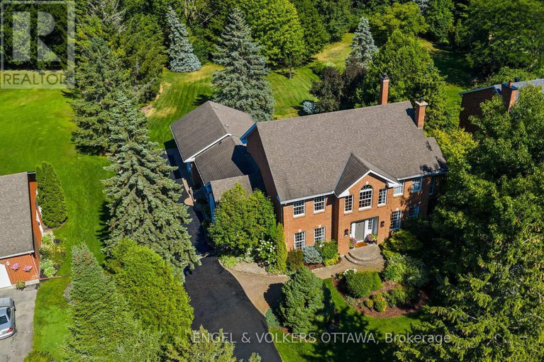28790851/5557-pettapiece-crescent/manotick-village-manotick-estates/ottawa/ontario/K4M1C5_3
