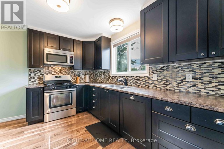 28817955/8-stable-way/bridlewood/ottawa/ontario/K2M1A6_8