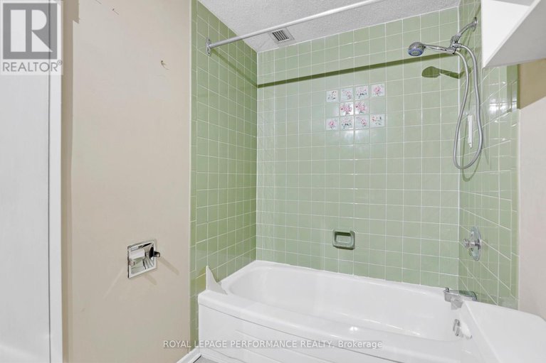 28970576/113-1465-baseline-road/copeland-park/ottawa/ontario/K2C3L9_27
