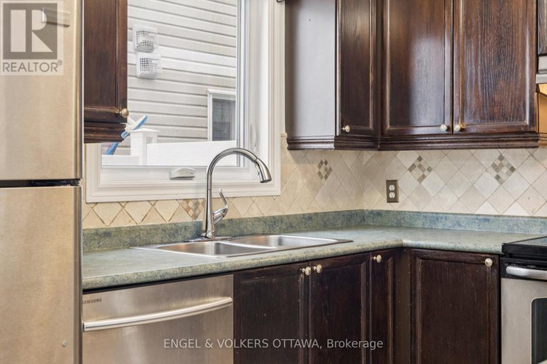 28798692/2213-noblewood-way/orleans-village/ottawa/ontario/K1W1E7_17