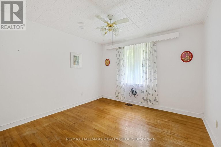 28492513/151-fanshaw-avenue/applewood-acres/ottawa/ontario/K1H6C8_19