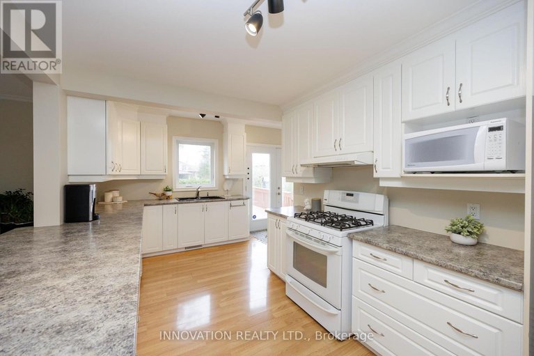 28292920/1013-stormont-street/carleton-heights/ottawa/ontario/K2C0N1_11
