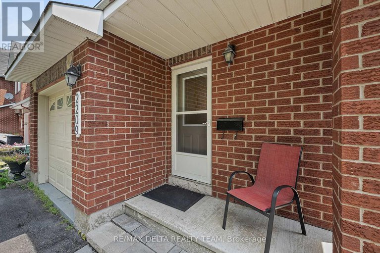 28620828/2209-silverado-crescent/avalon-east/ottawa/ontario/K4A4V2_2