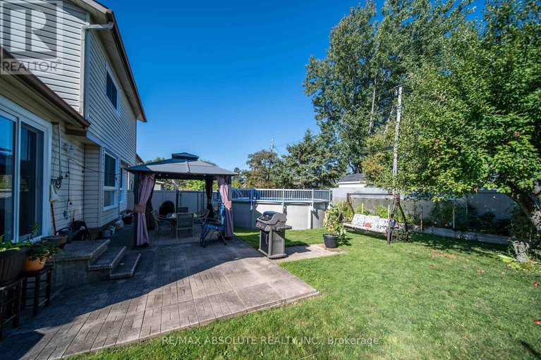 28869002/198-hoylake-crescent/bilberry-creekqueenswood-heights/ottawa/ontario/K1E2M8_35